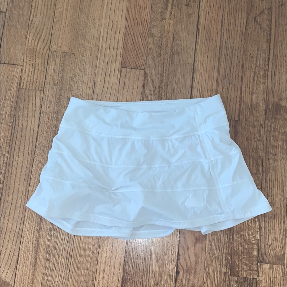 cute white lululemon skirt!!!!!